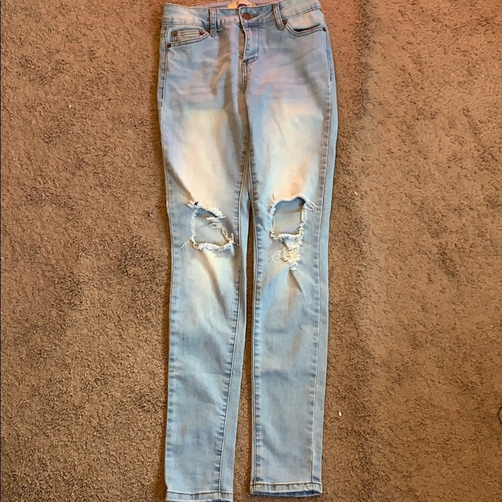 Light wash skinny jeans